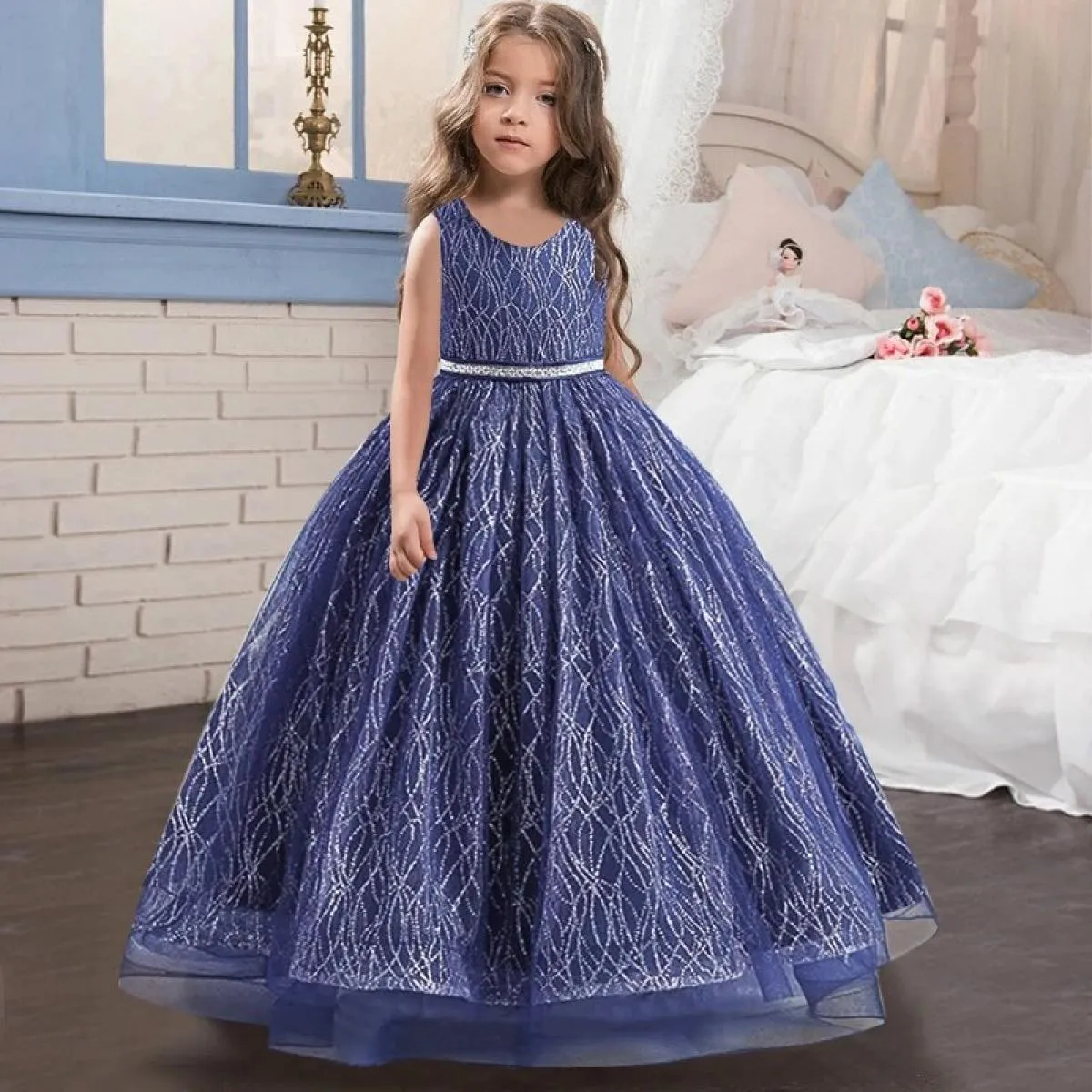 2023 Nuovo abito da ragazza di lusso con scollo a V con paillettes in tulle Abito da festa Abito da sera con ballo di Natale Flu