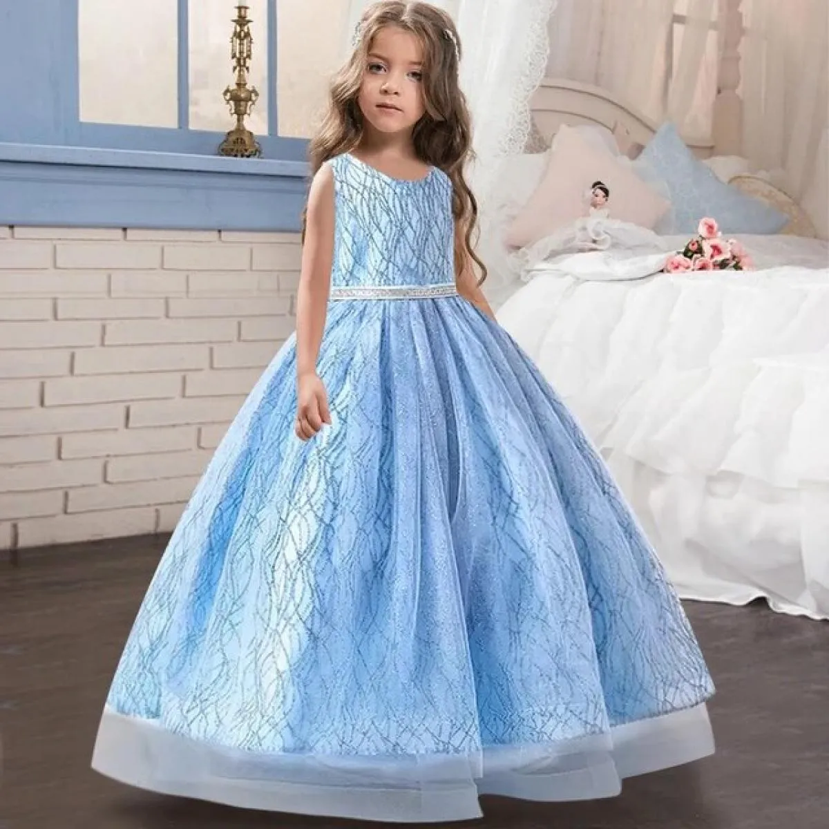 2023 Nuovo abito da ragazza di lusso con scollo a V con paillettes in tulle Abito da festa Abito da sera con ballo di Natale Flu