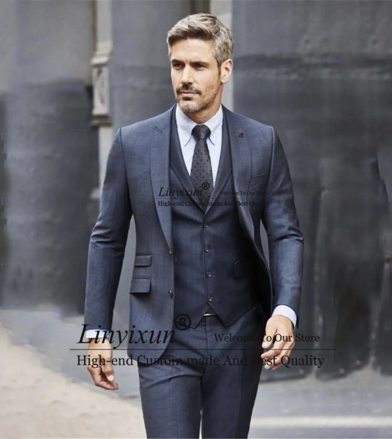Classico blu navy Abiti da uomo Business Blazer Wedding Groom Tuxedo Slim Fit Banchetto Set 3 pezzi Giacca Gilet Pantaloni Costu