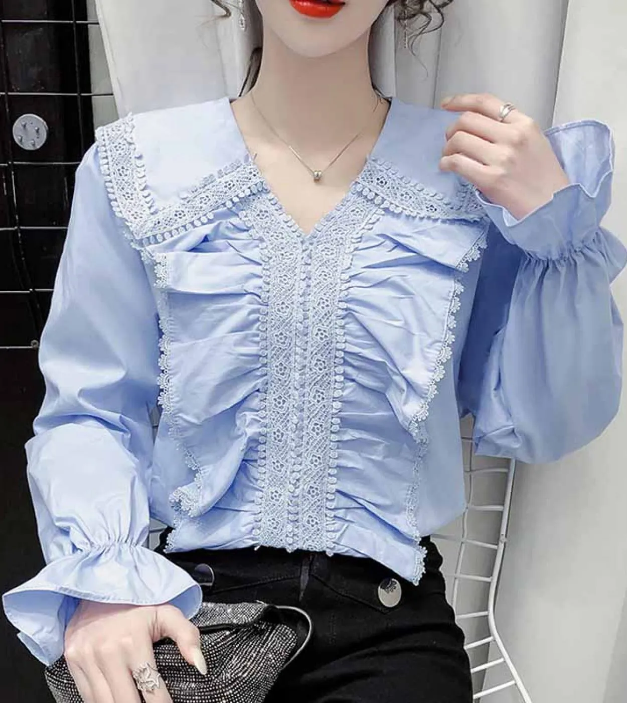 Elegante camicia da donna in chiffon con cuciture in pizzo Camicetta con volant con scollo a V a maniche lunghe in autunno con t