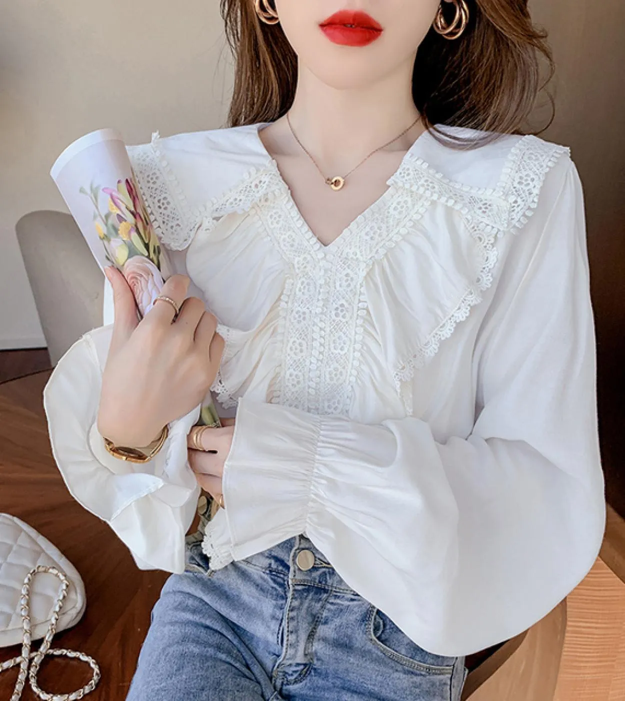 Elegante camicia da donna in chiffon con cuciture in pizzo Camicetta con volant con scollo a V a maniche lunghe in autunno con t