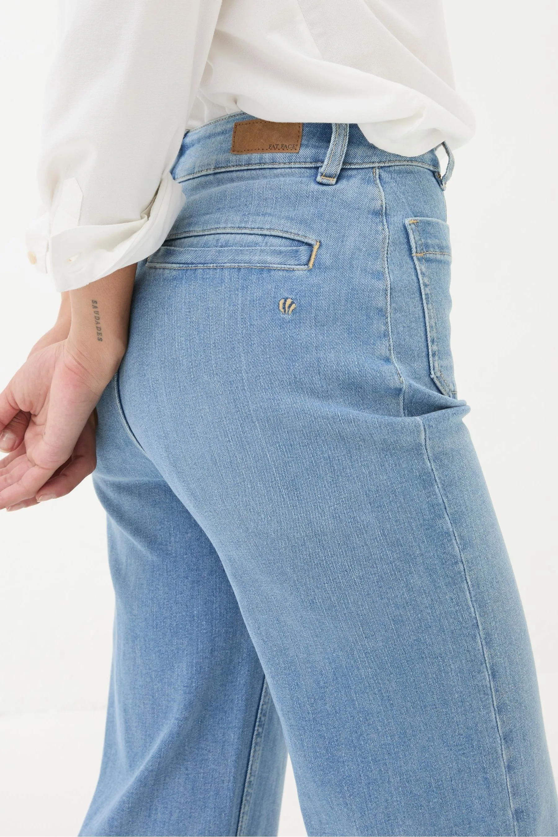 FatFace - Jeans corta con fondo ampio    