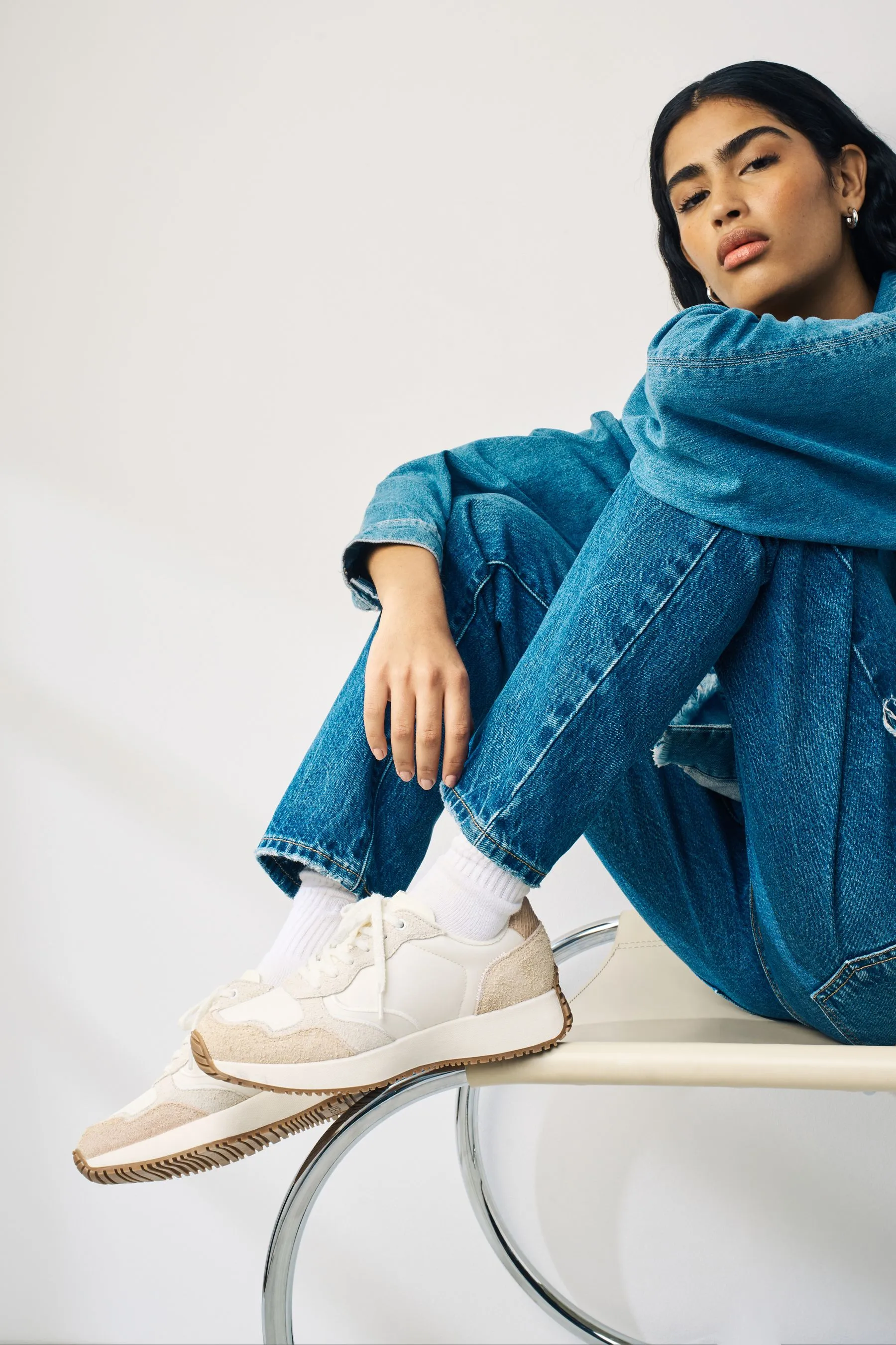 Forever Comfort® - Scarpe da ginnastica scamosciate con suola spessa e cuciture a vista    
