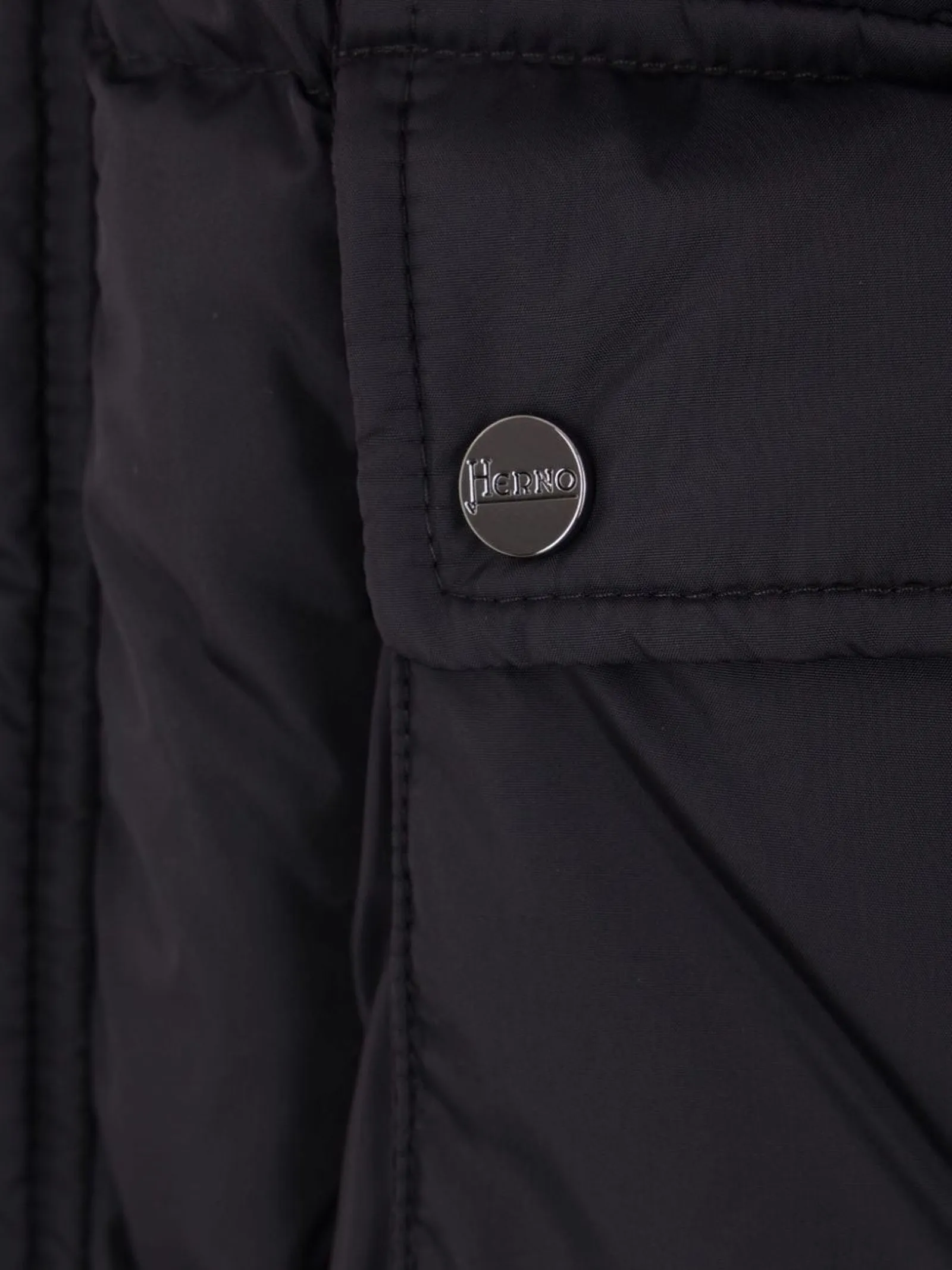 HERNO Abbigliamento,Giubbotti Piumino in nylon nero 