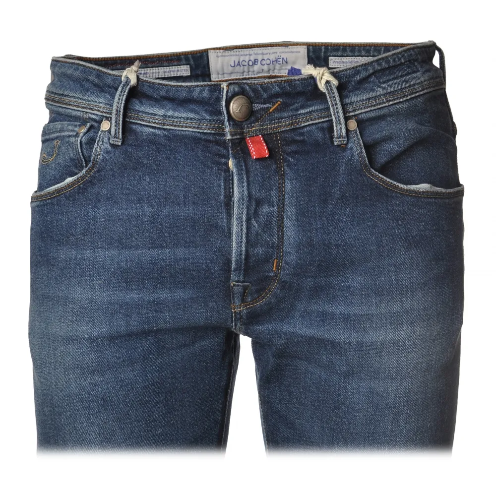 Jacob Cohën - Jeans 5 Tasche Slim Fit - Denim Medio - Pantaloni - Made in Italy - Luxury Exclusive Collection