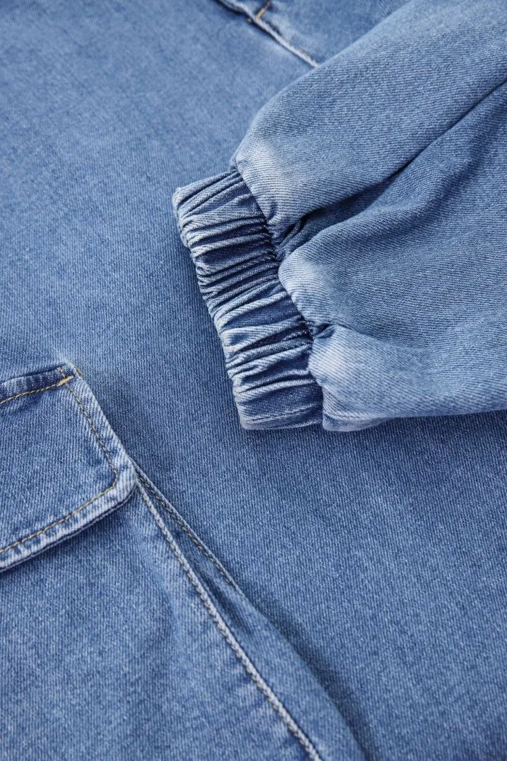 Jeans baggy cargo con orli elasticizzati e pinces