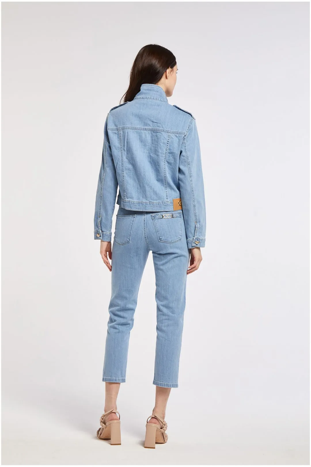 jeans regular in una tela comfort sky