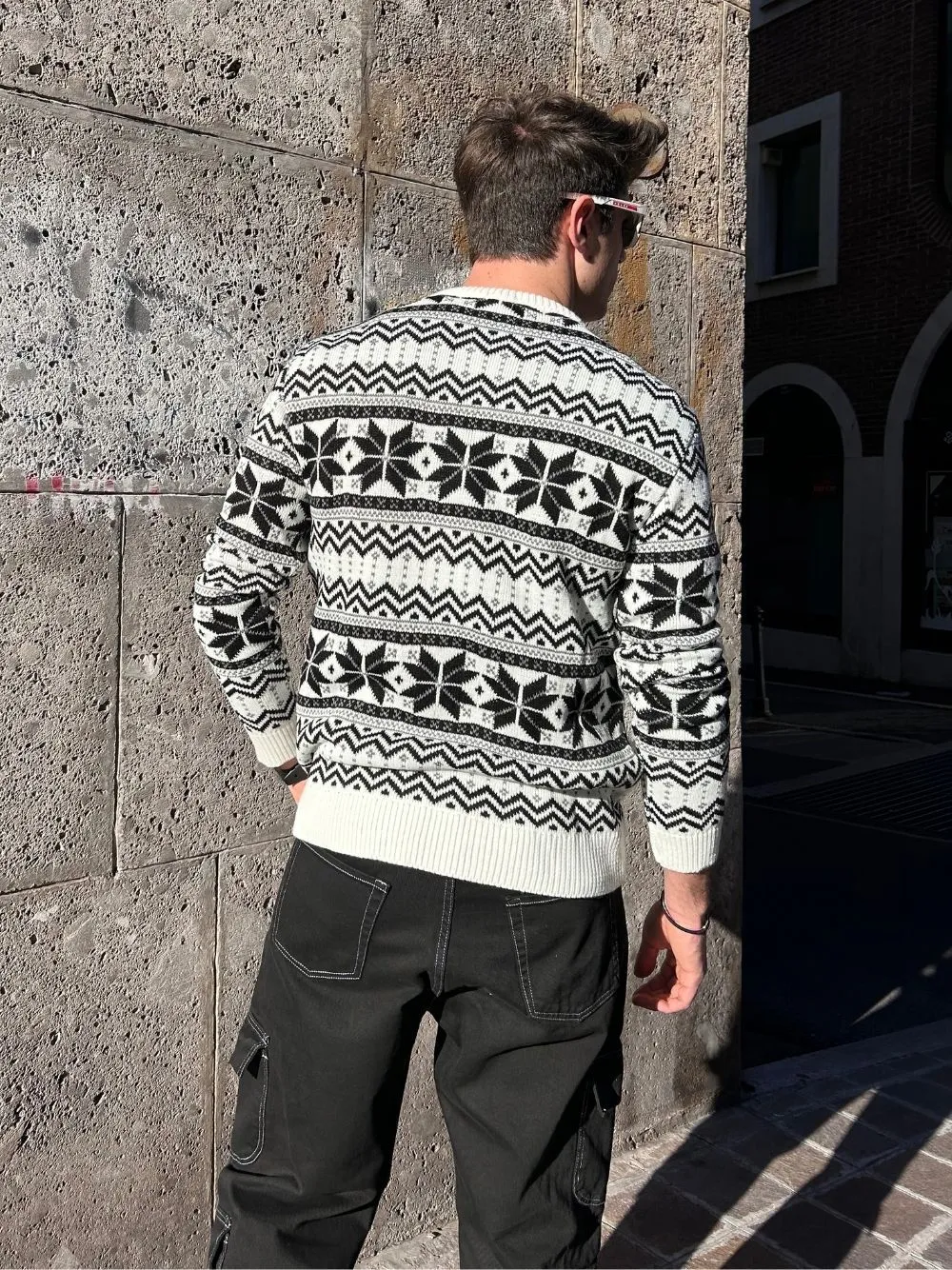 Maglione natalizio con fiocchi