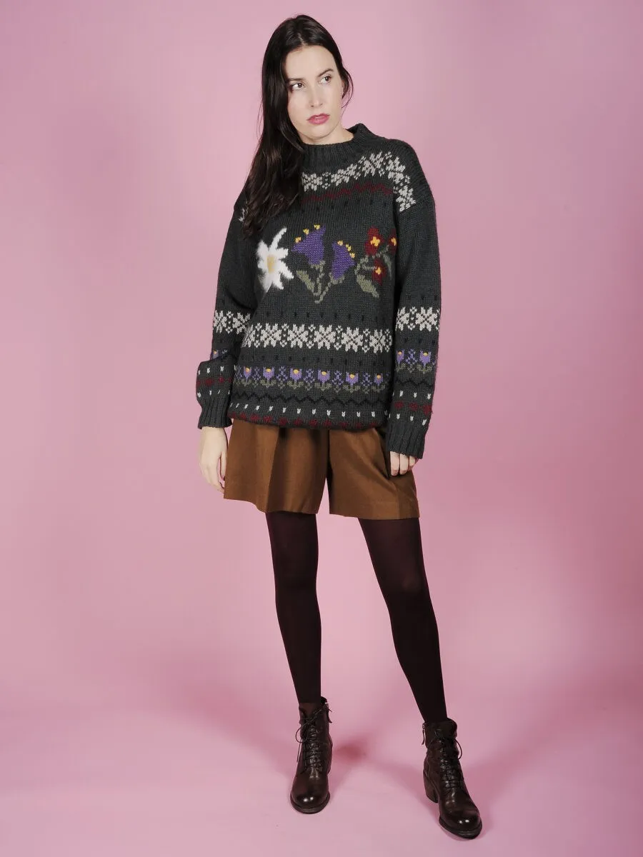 Maglione over a fiori