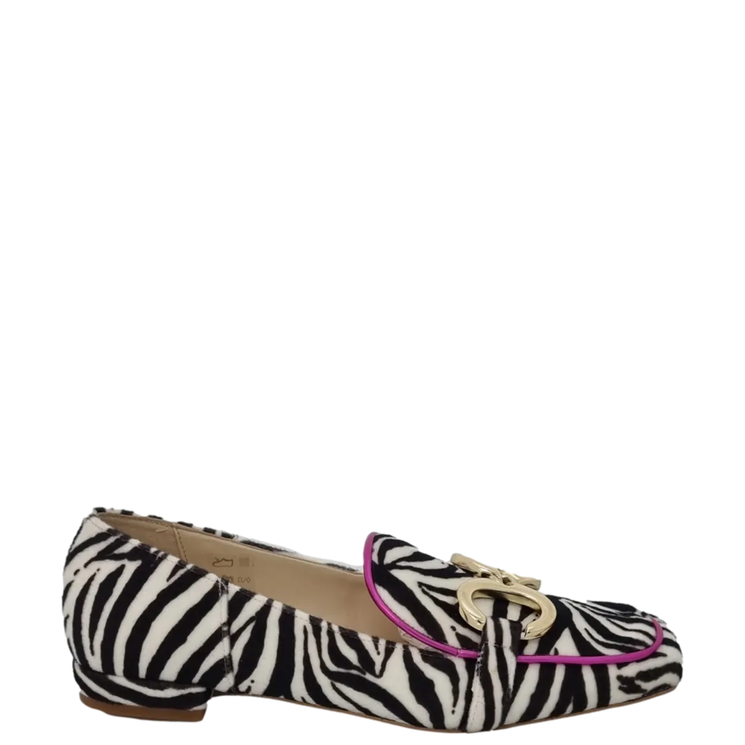 Mocassini animalier con tacco basso punta quadrata e accessorio oro