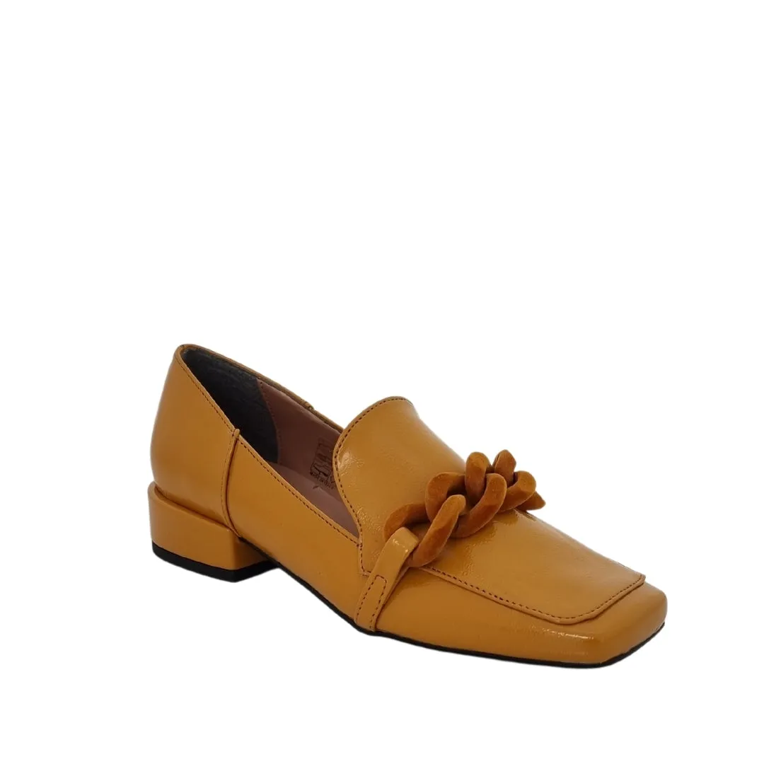 Mocassini con tacco basso punta quadrata naplak giallo ocra F/W