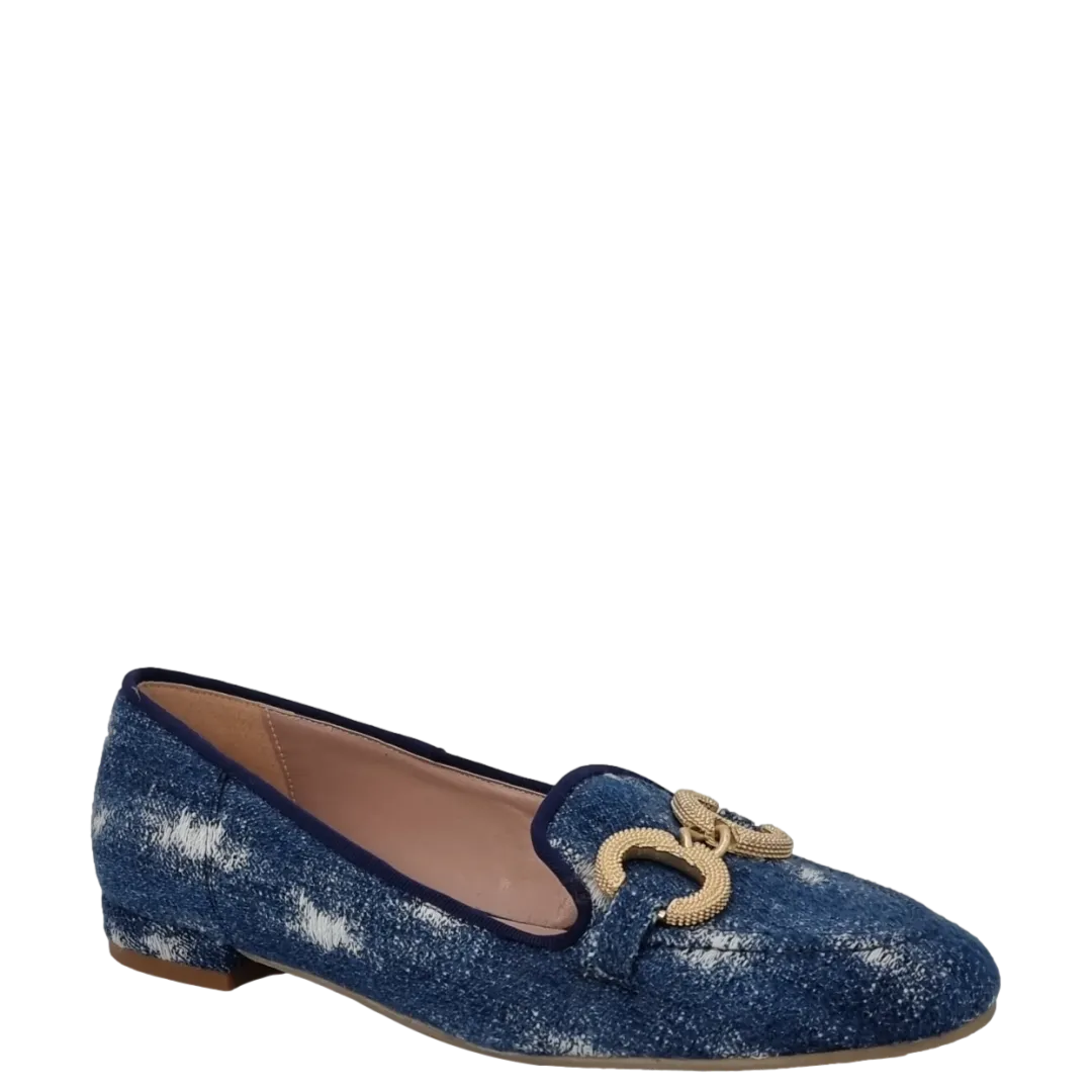 Mocassini in jeans strap blu con tacco basso e accessorio oro