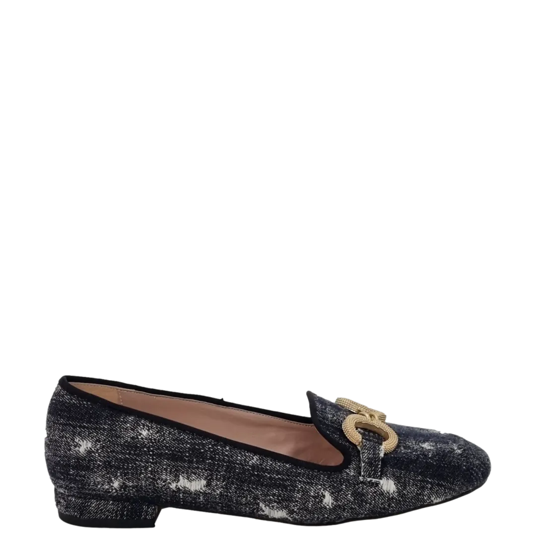 Mocassini in jeans strap nero con tacco basso e accessorio oro