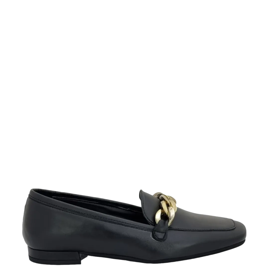 Mocassini in pelle nero con catena tacco basso F/W