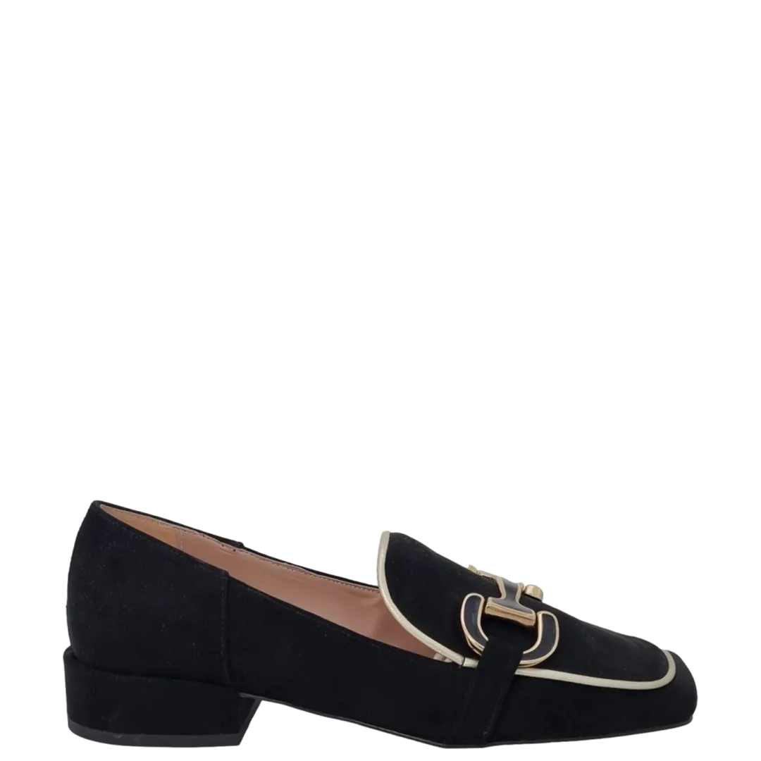 Mocassini punta quadrata camoscio nero e accessorio oro