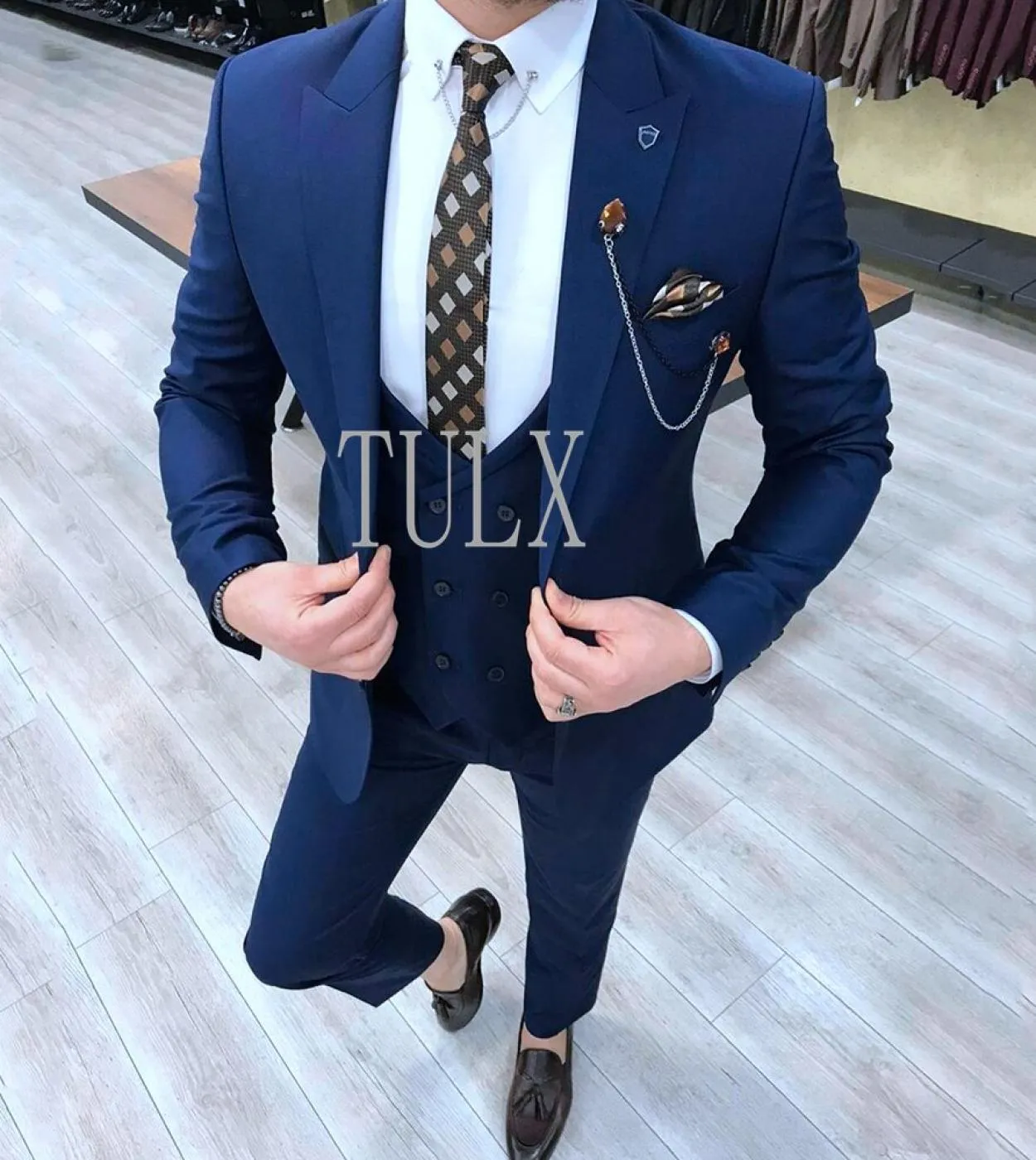 Nuovi abiti maschili 2023 Slim Fit Risvolto con visiera One Button 3 pezzi Wedding Groom Wear Blazer giacca  pantaloni  gilet