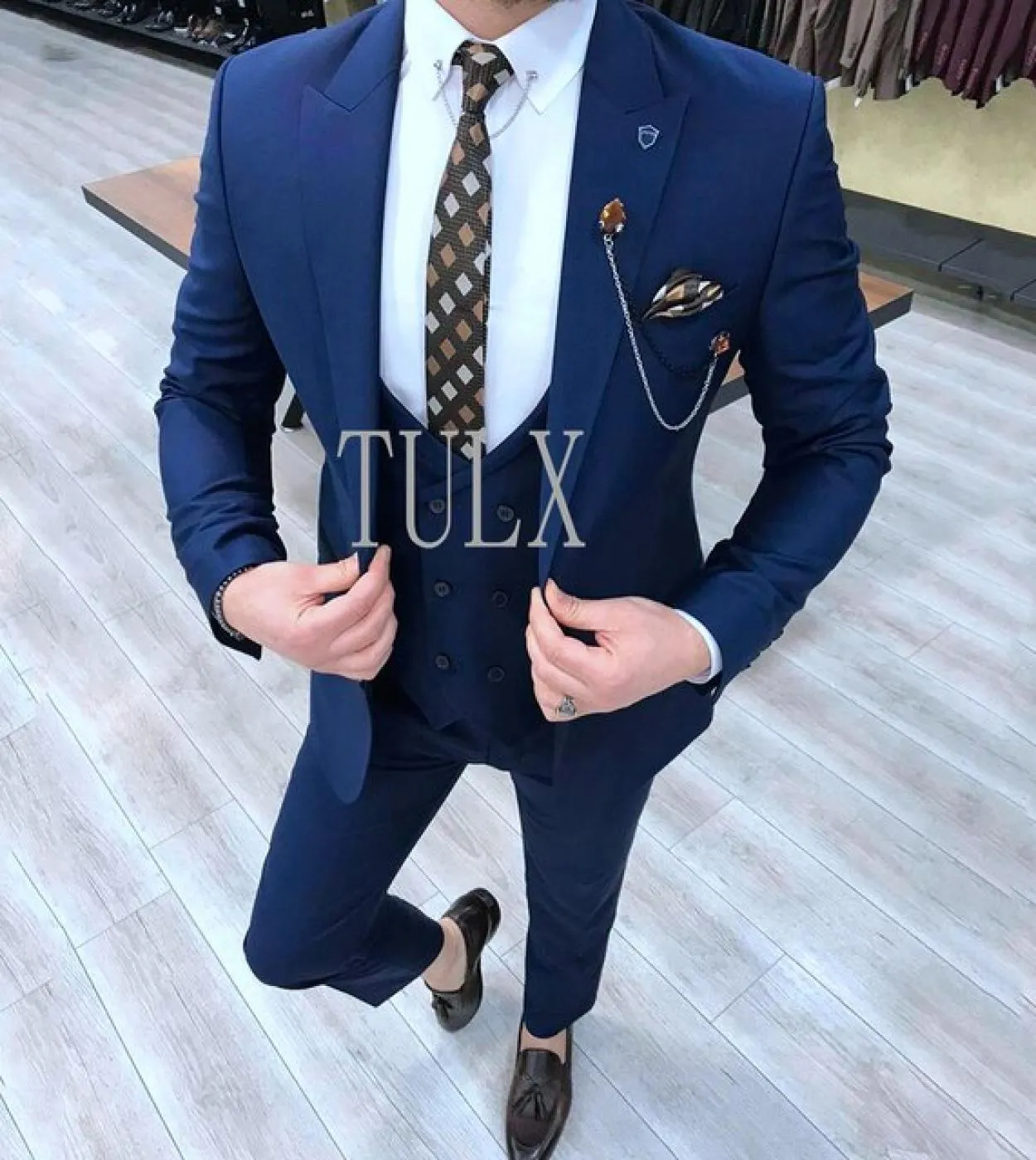 Nuovi abiti maschili 2023 Slim Fit Risvolto con visiera One Button 3 pezzi Wedding Groom Wear Blazer giacca  pantaloni  gilet