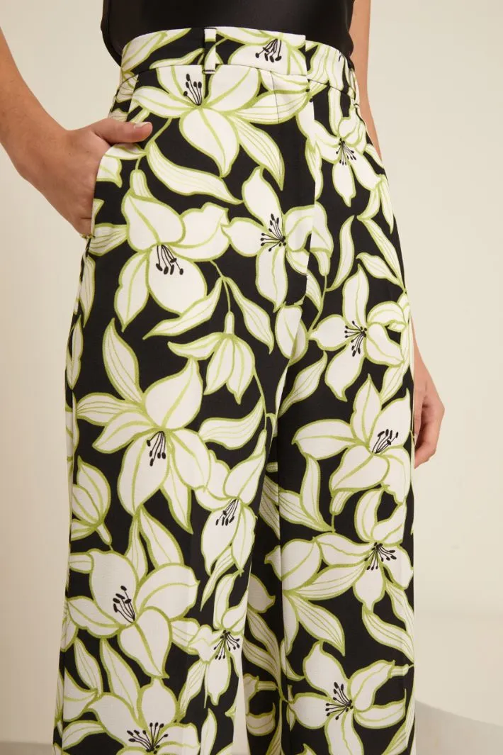 Pantaloni fluidi