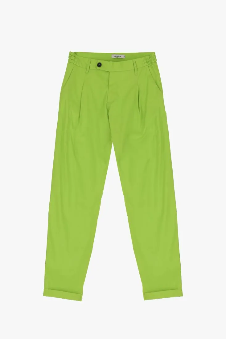 Pantaloni straight monocolour con pinces e orli risvoltati