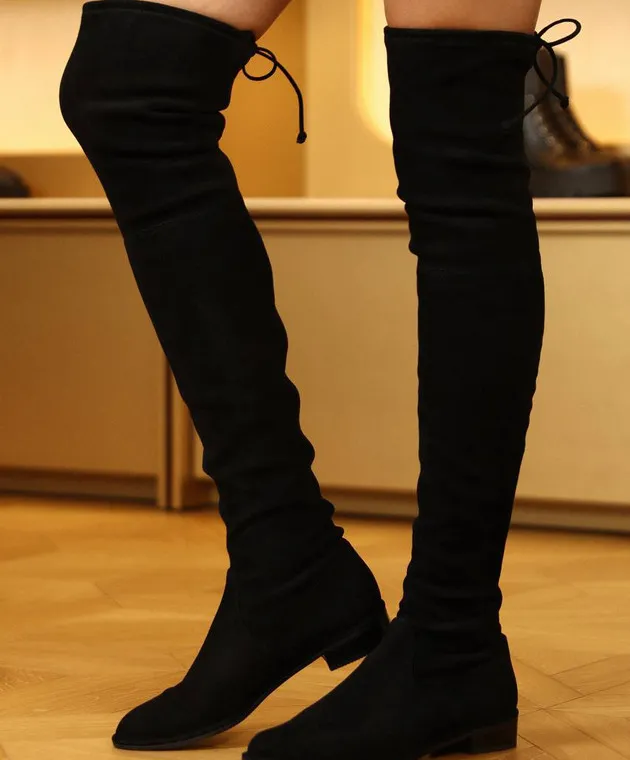 Stuart Weitzman Stivali in pelle scamosciata nera di pianura S2167