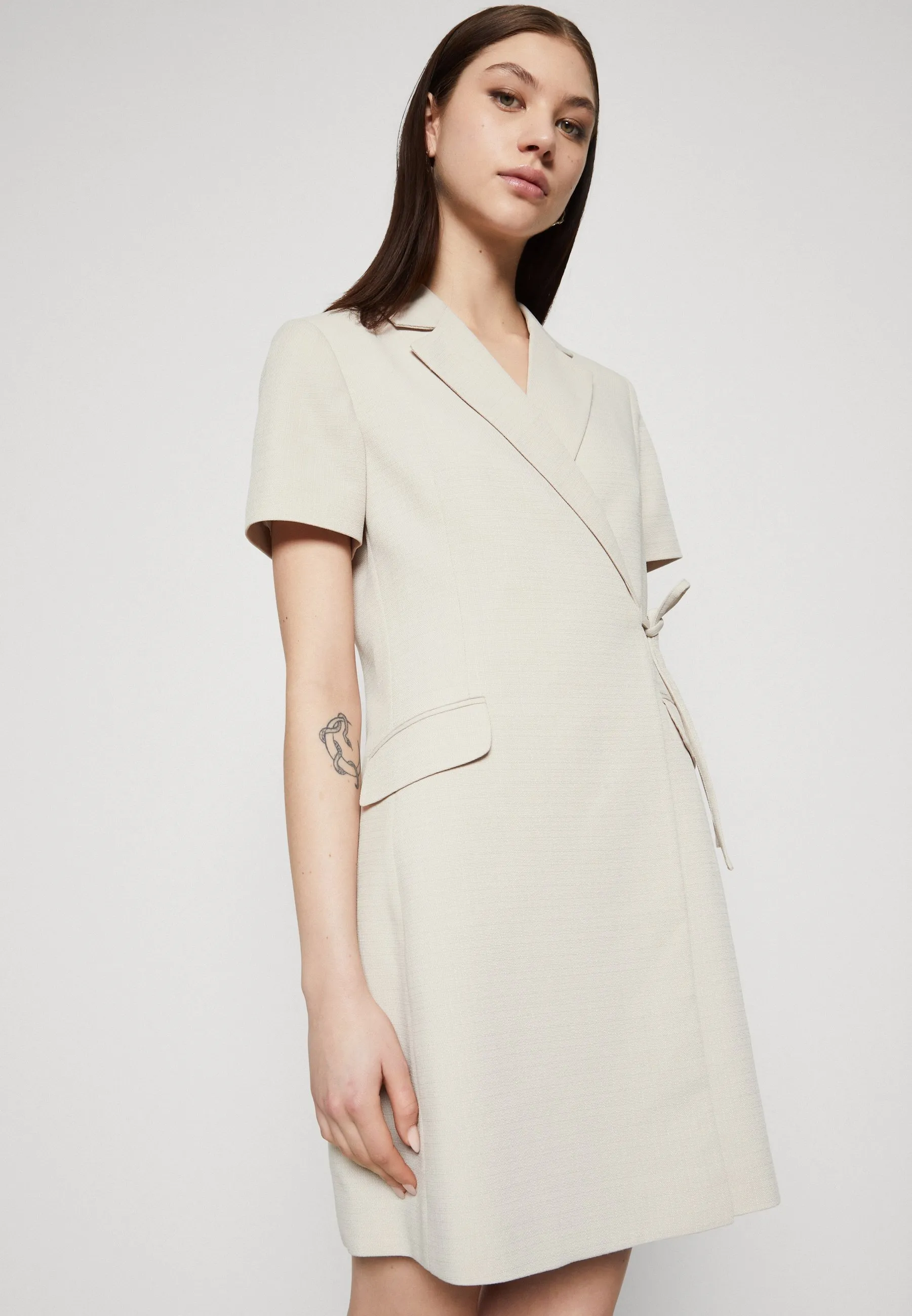 VMCHANDY FITTED SHORT WRAP DRESS - Vestito estivo
